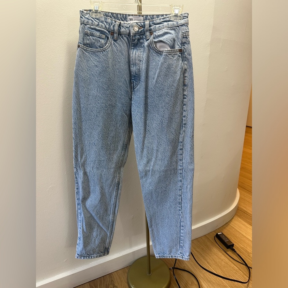 Zara Women’s Straight Leg High Waist Jeans